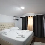 Kashah 招待所 Gjirokastër