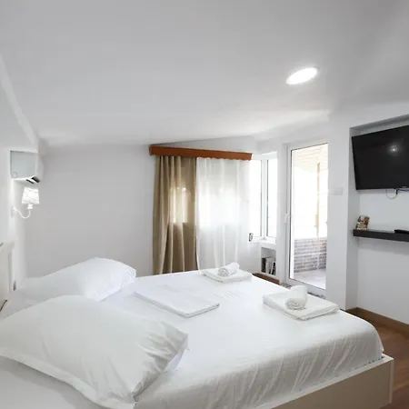 ゲストハウス Kashah ジロカストラ